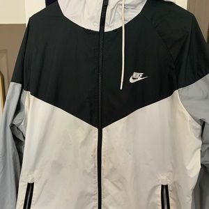 Nike Men’s XL Windrunner Jacket